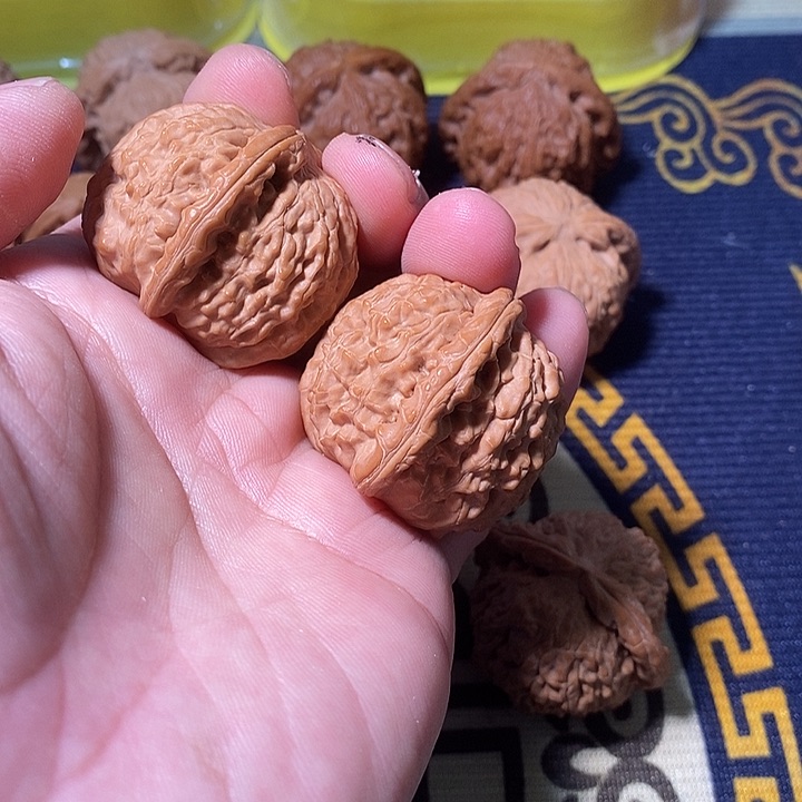 文玩核桃把件白狮子