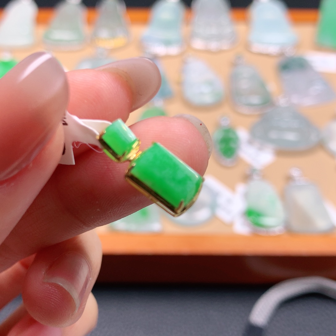 翡翠颈饰18K金镶嵌绿*