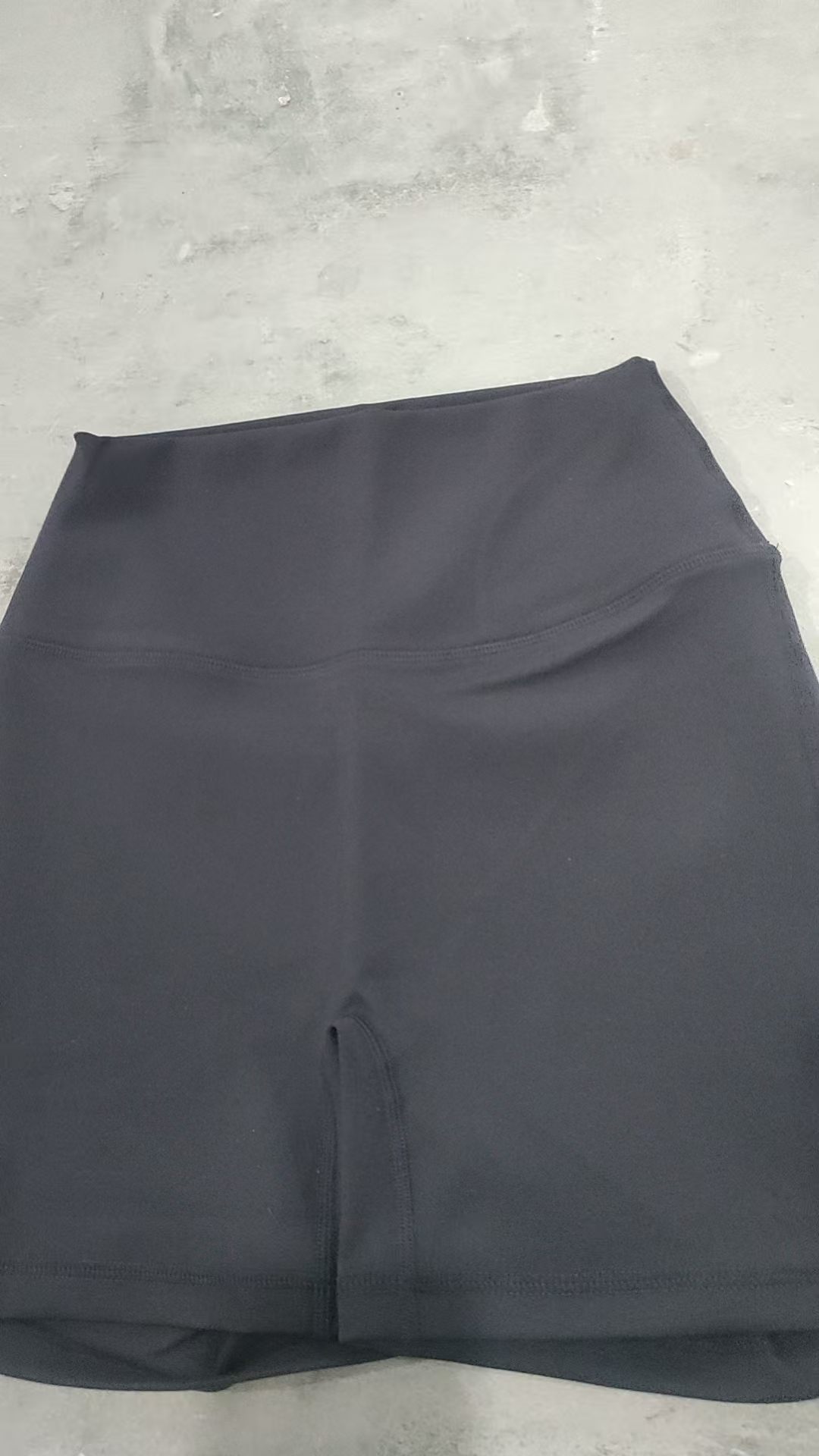 黑色收腹提臀短裤发1条