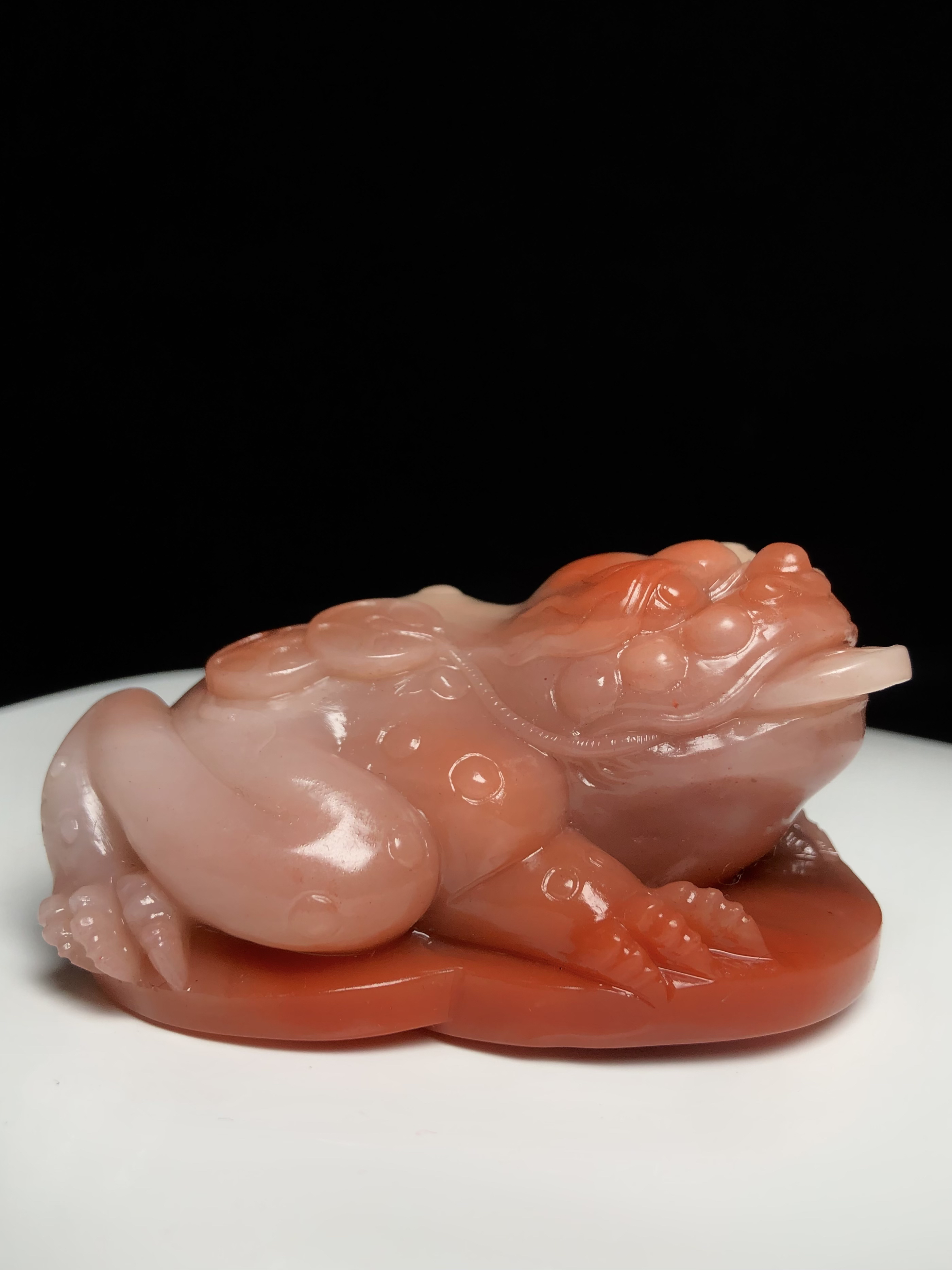 寿山石三角金蟾手把件