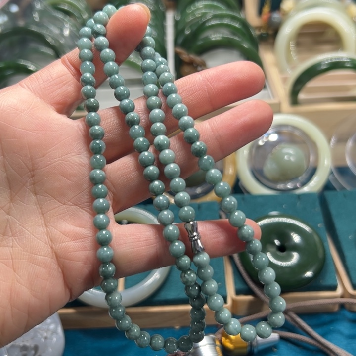 翡翠颈饰未镶嵌108卡6