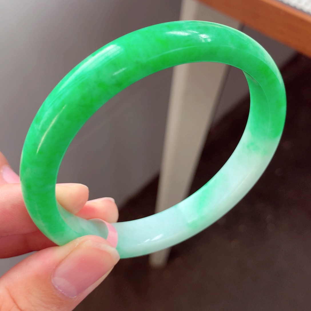 未镶嵌手镯翡翠B****?缅甸翡翠