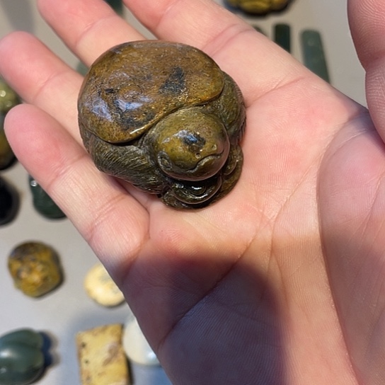 杨***g岫岩河磨玉（透闪石质玉）未镶嵌挂件