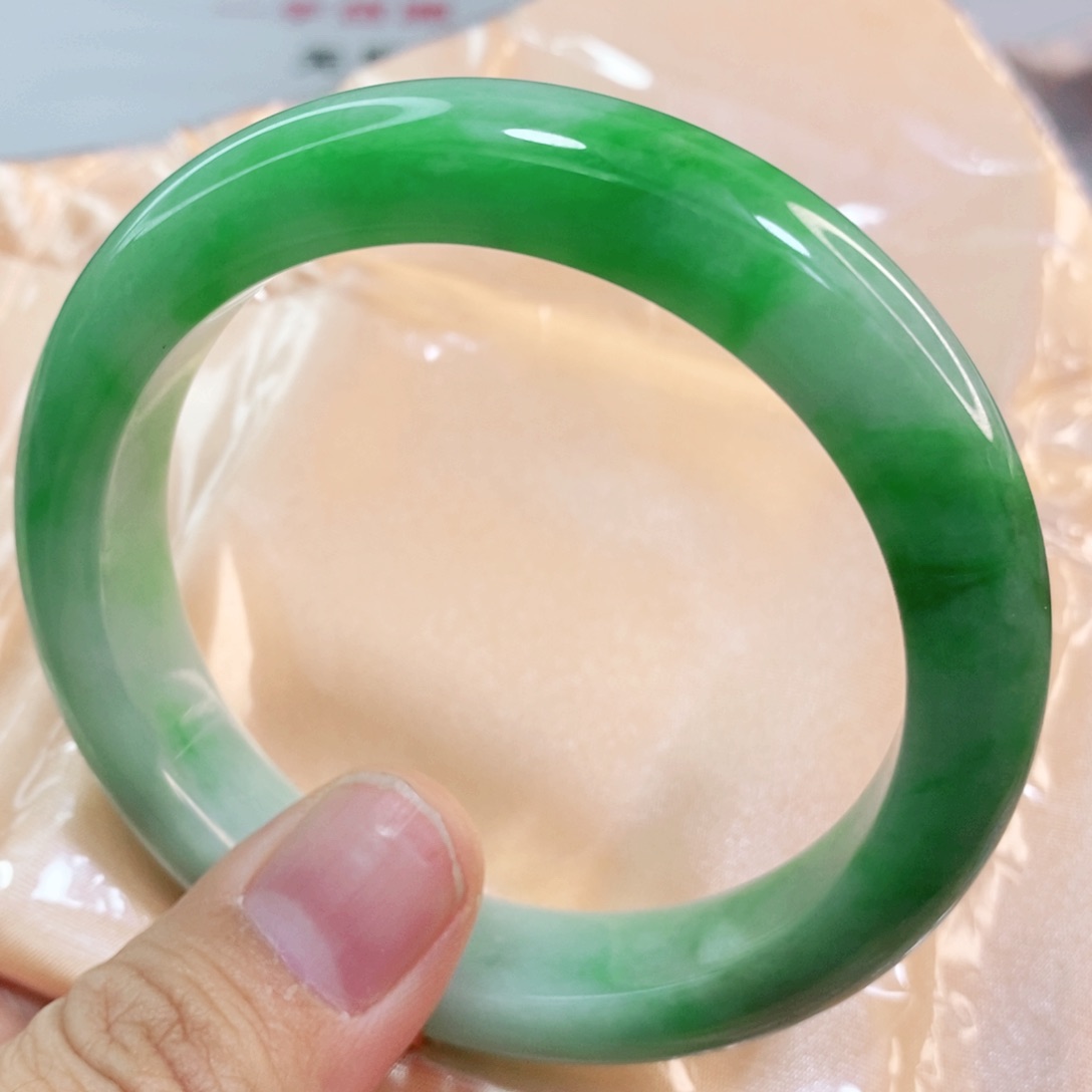 翡翠手镯未镶嵌57.4圈口