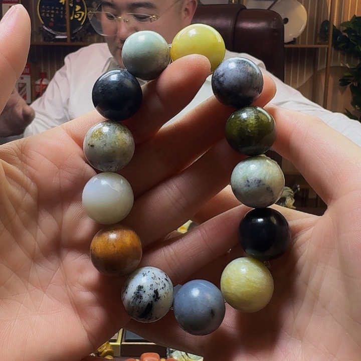 蛇纹石玉手串未镶嵌萍**生