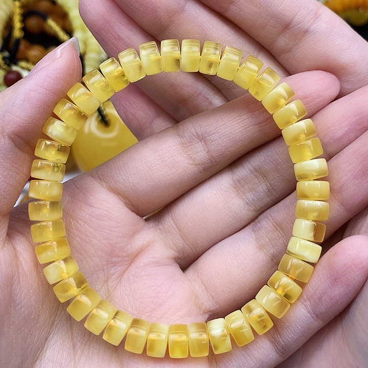 蜜蜡未镶嵌珠宝奇石