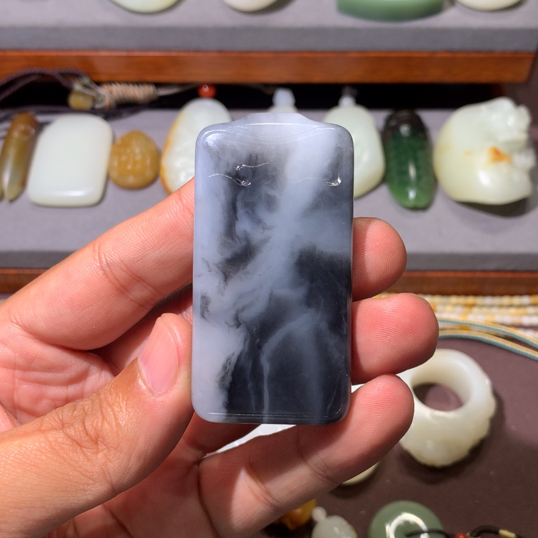 更***楼和田玉未镶嵌挂件