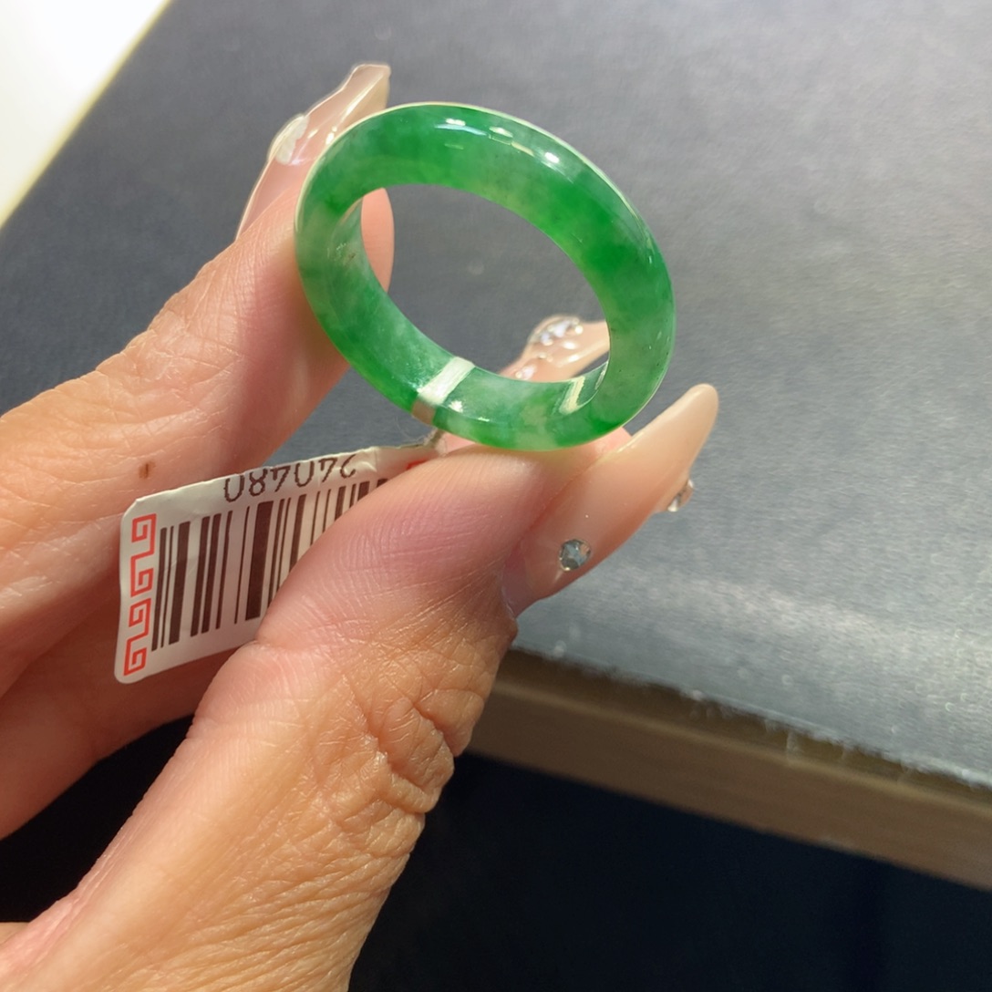 翡翠戒指未镶嵌翡翠