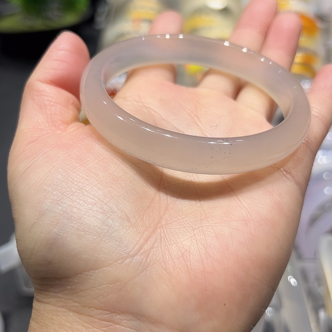 奈***⁸玛瑙/玉髓未镶嵌手镯