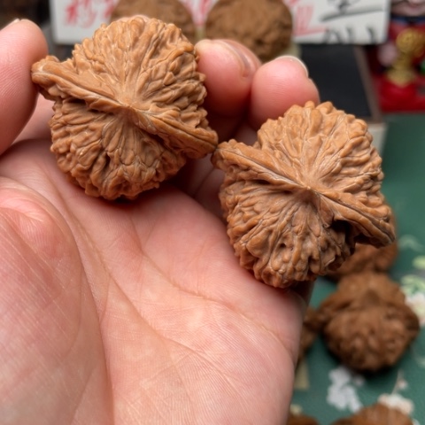【闪购商品】文玩核桃吊坠42全品楼