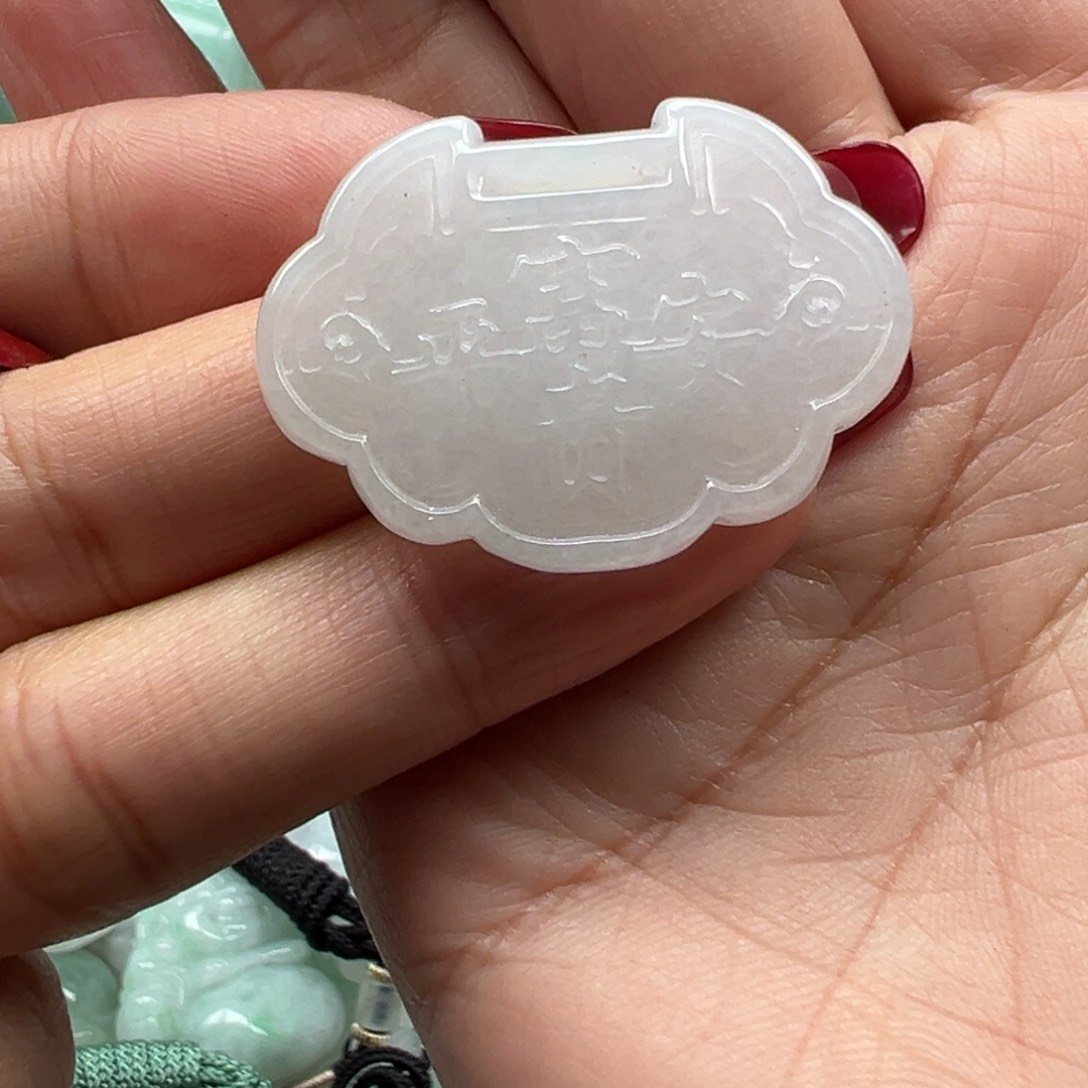 翡翠颈饰未镶嵌如意锁