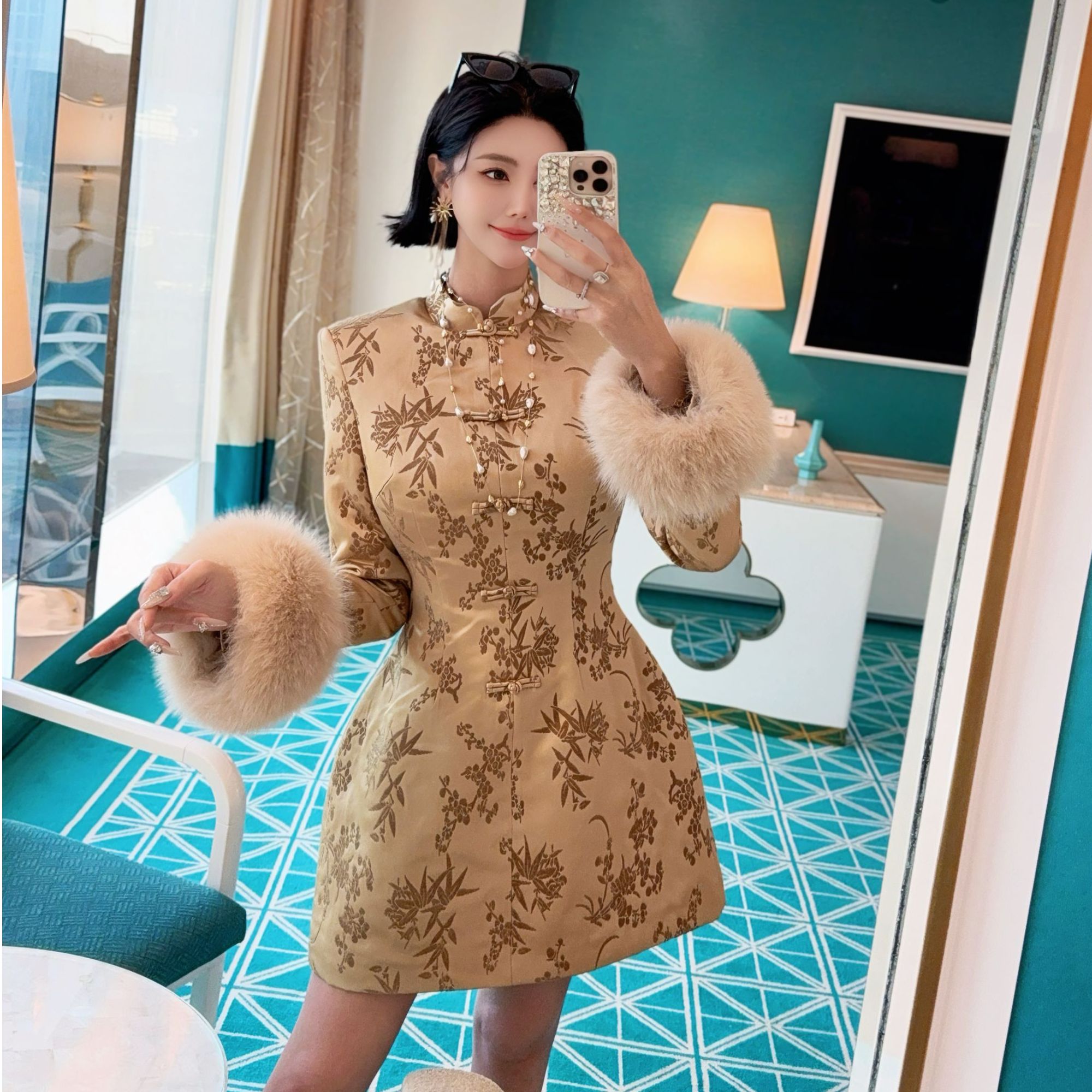 DUOMI【招财进宝】金色毛毛袖中式盘扣旗袍款连衣裙LYQ14451