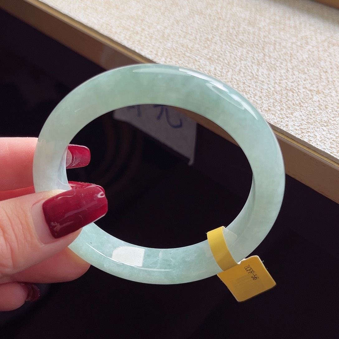 翡翠手镯未镶嵌手镯