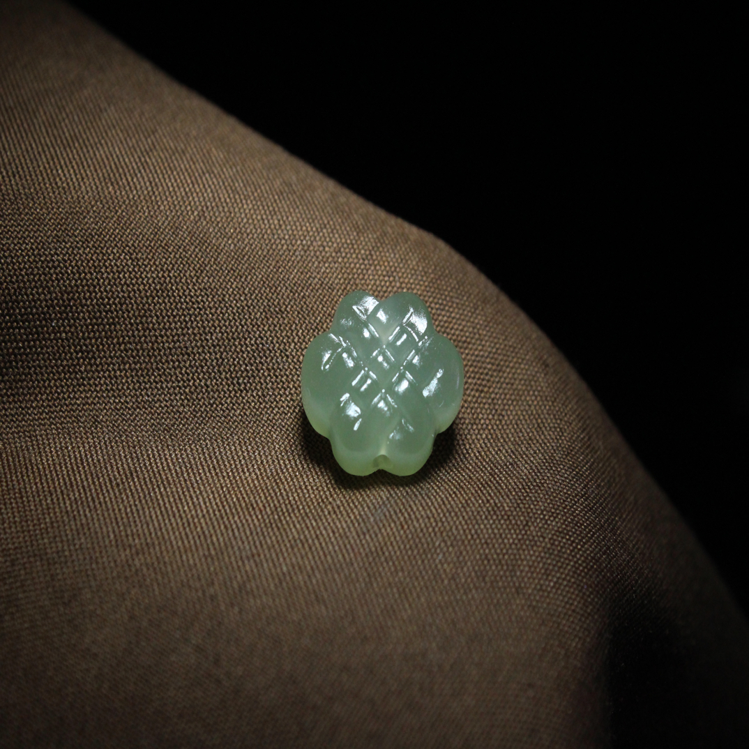 天然和田玉青玉中国结背云配饰 尺寸：14/11/6.5mm，重量：1.71g
