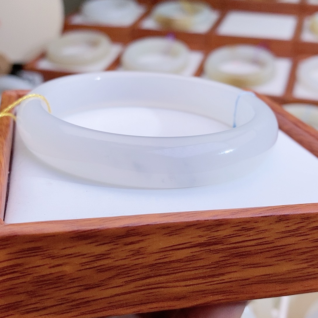 和田玉手镯未镶嵌61.2