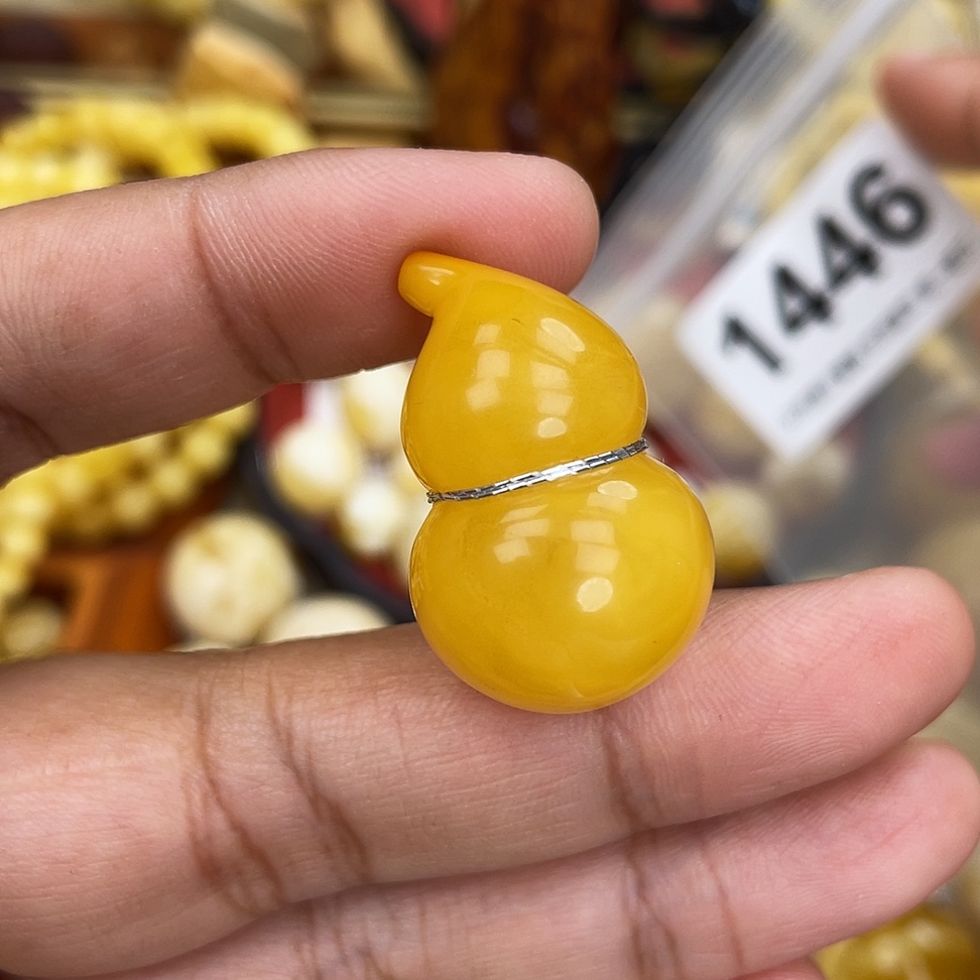 蜜蜡未镶嵌珠宝奇石小坑19
