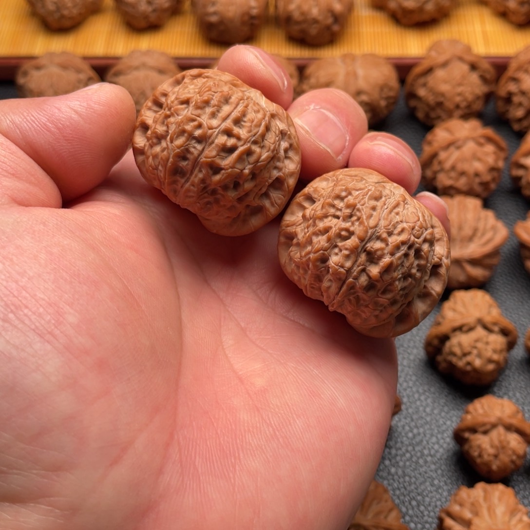 文玩核桃把件平谷一代血麒麟全品