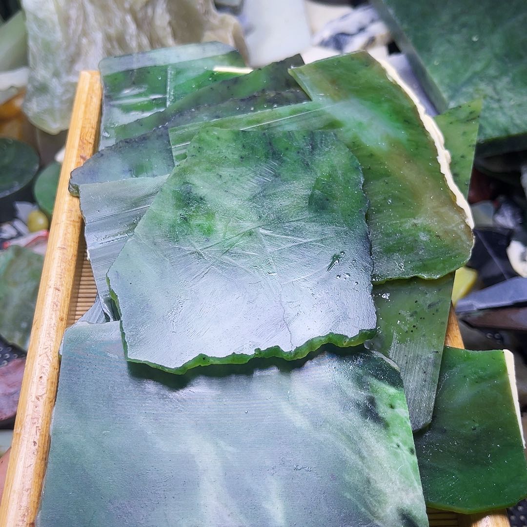 和田玉（糖玉）未镶嵌挂件6号碧玉牌子料