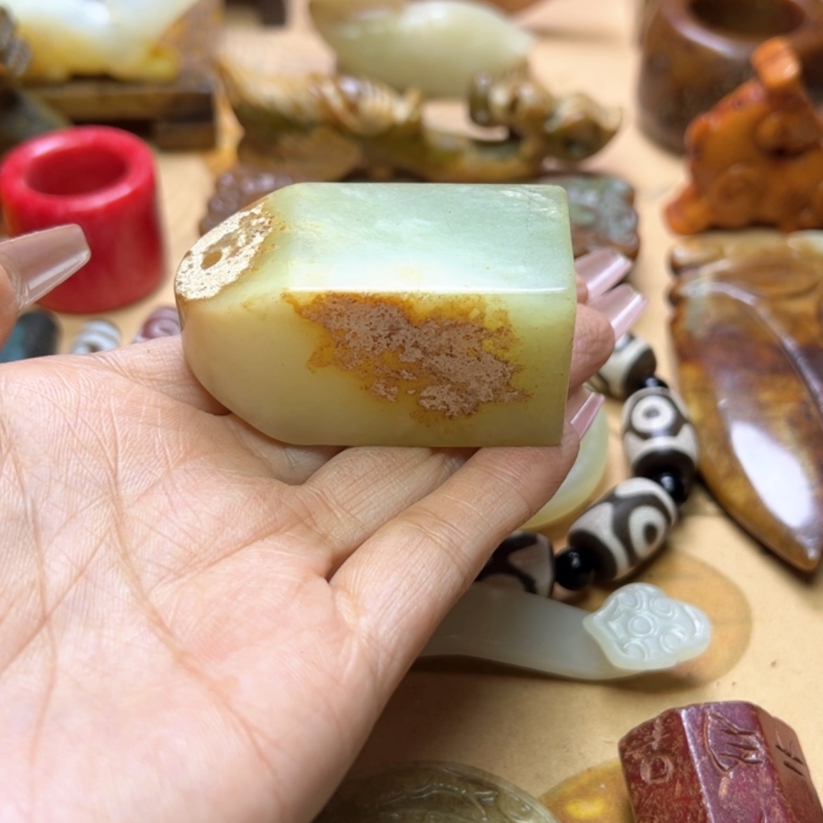 【闪购商品】蛇纹石玉颈饰未镶嵌