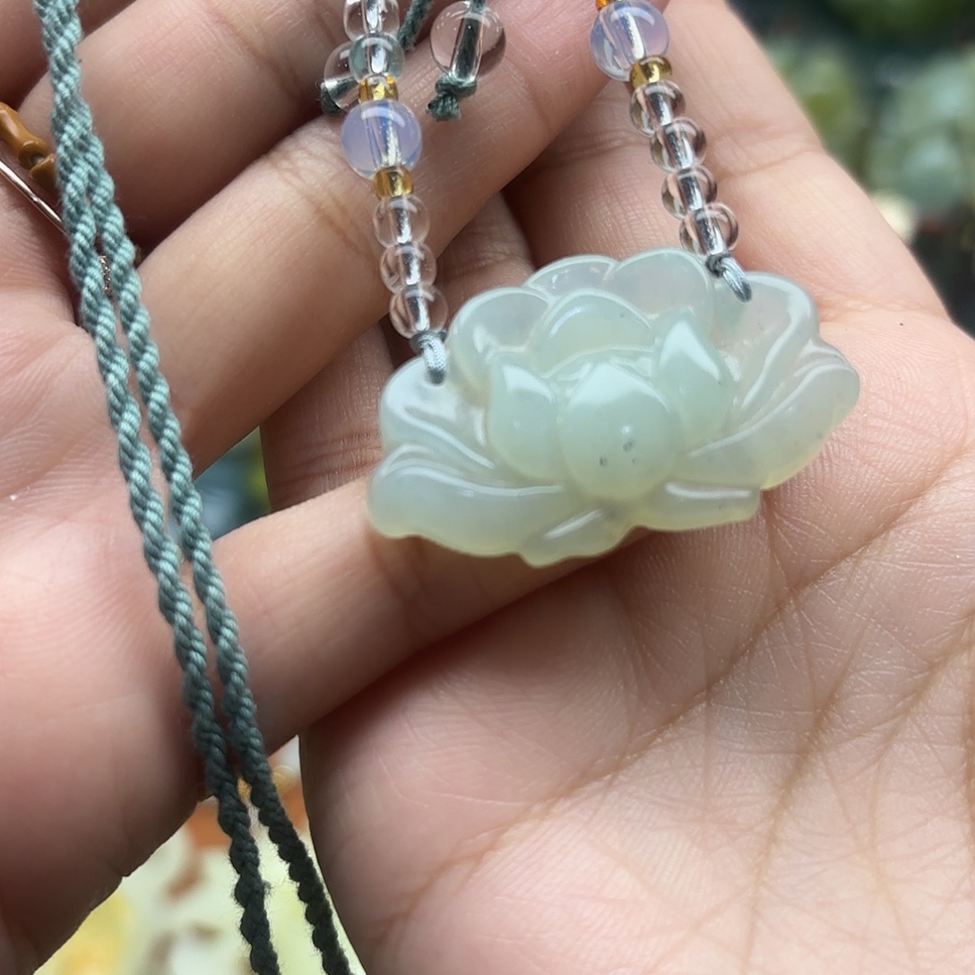 蛇纹石玉未镶嵌吊坠