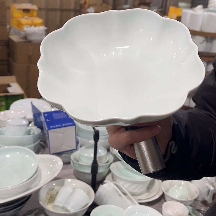 瓷片玉泥青瓷7英寸花边深盘两个，包邮