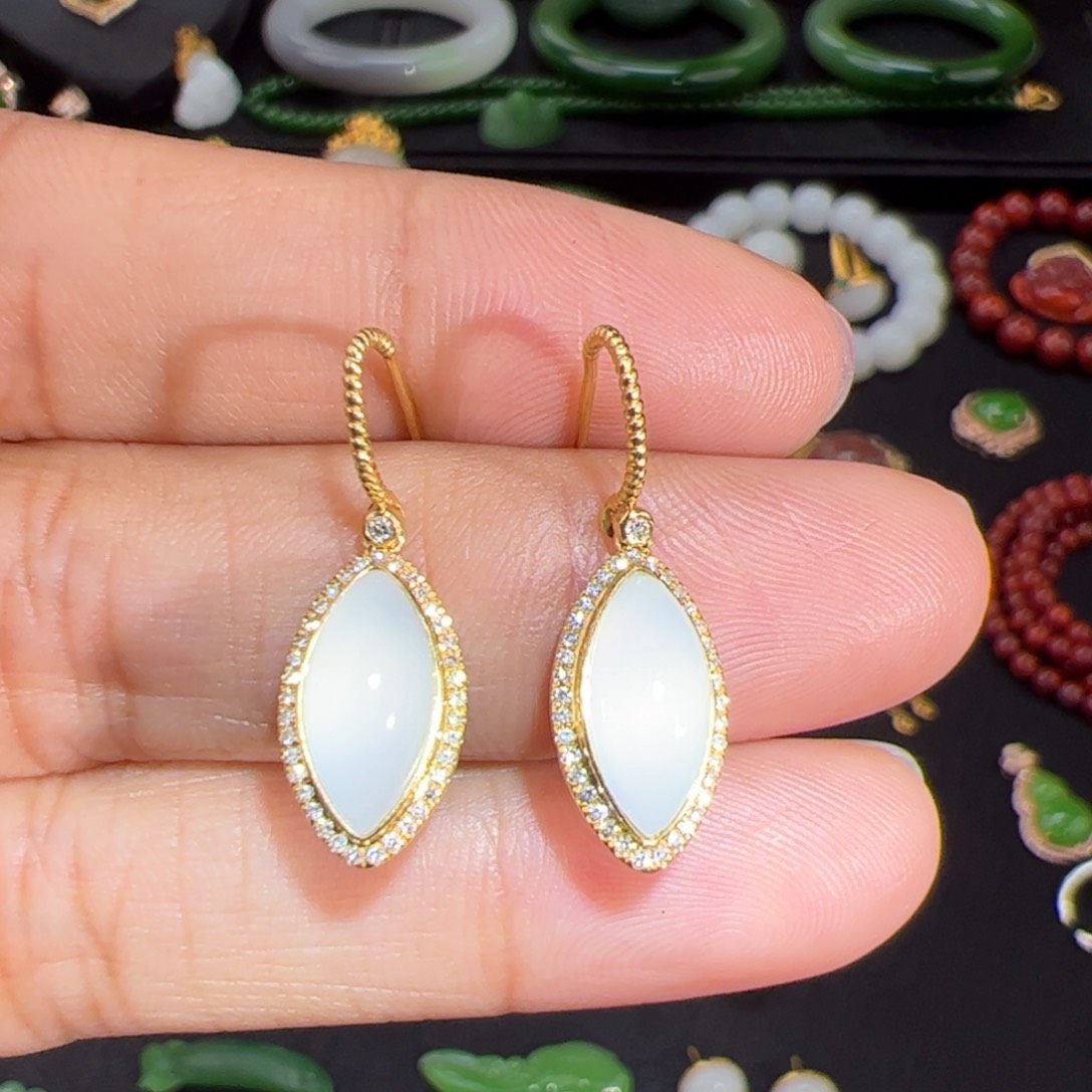 和田玉（白玉）冰底全净体一线猫耳坠18K金镶嵌