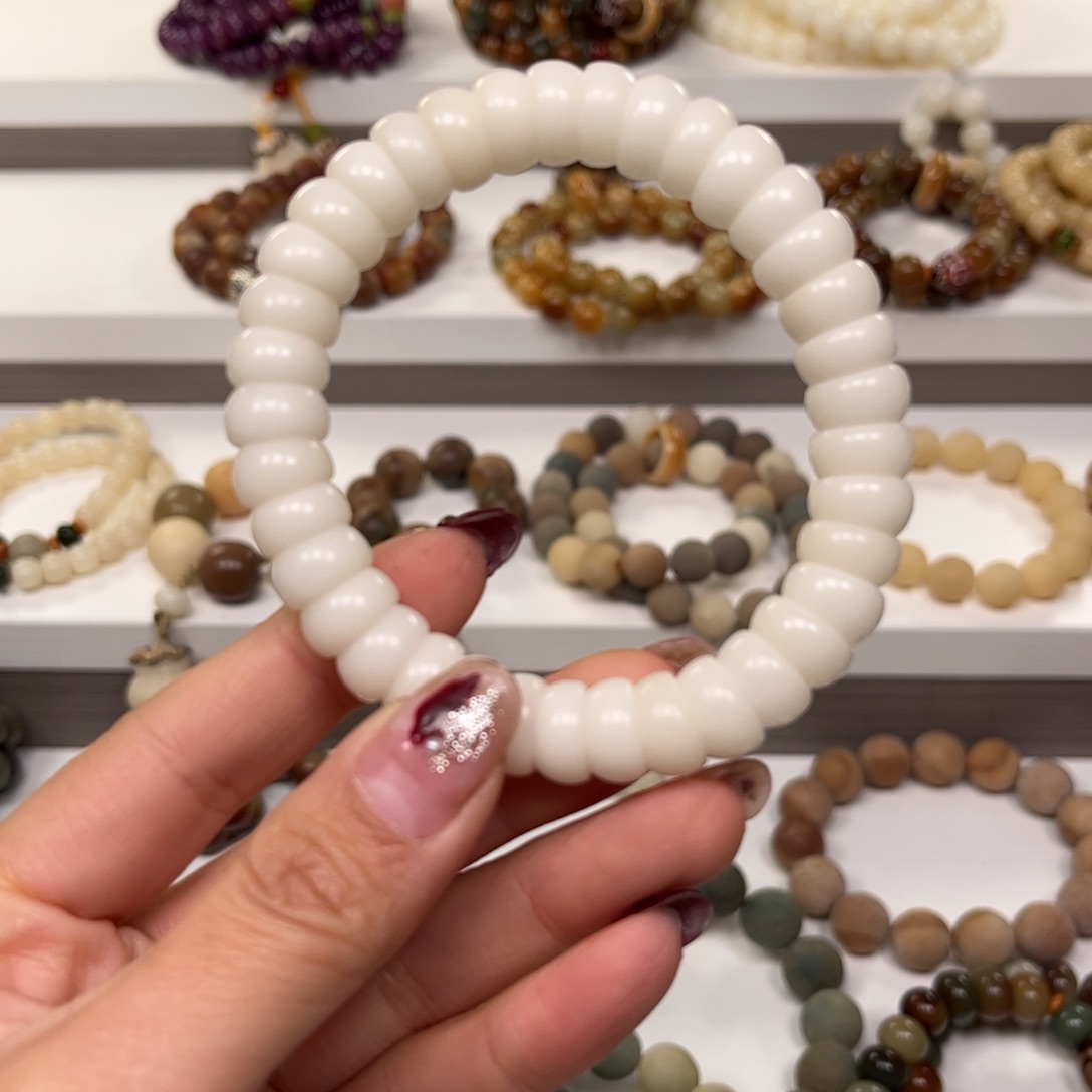 白玉菩提手串碗长一条