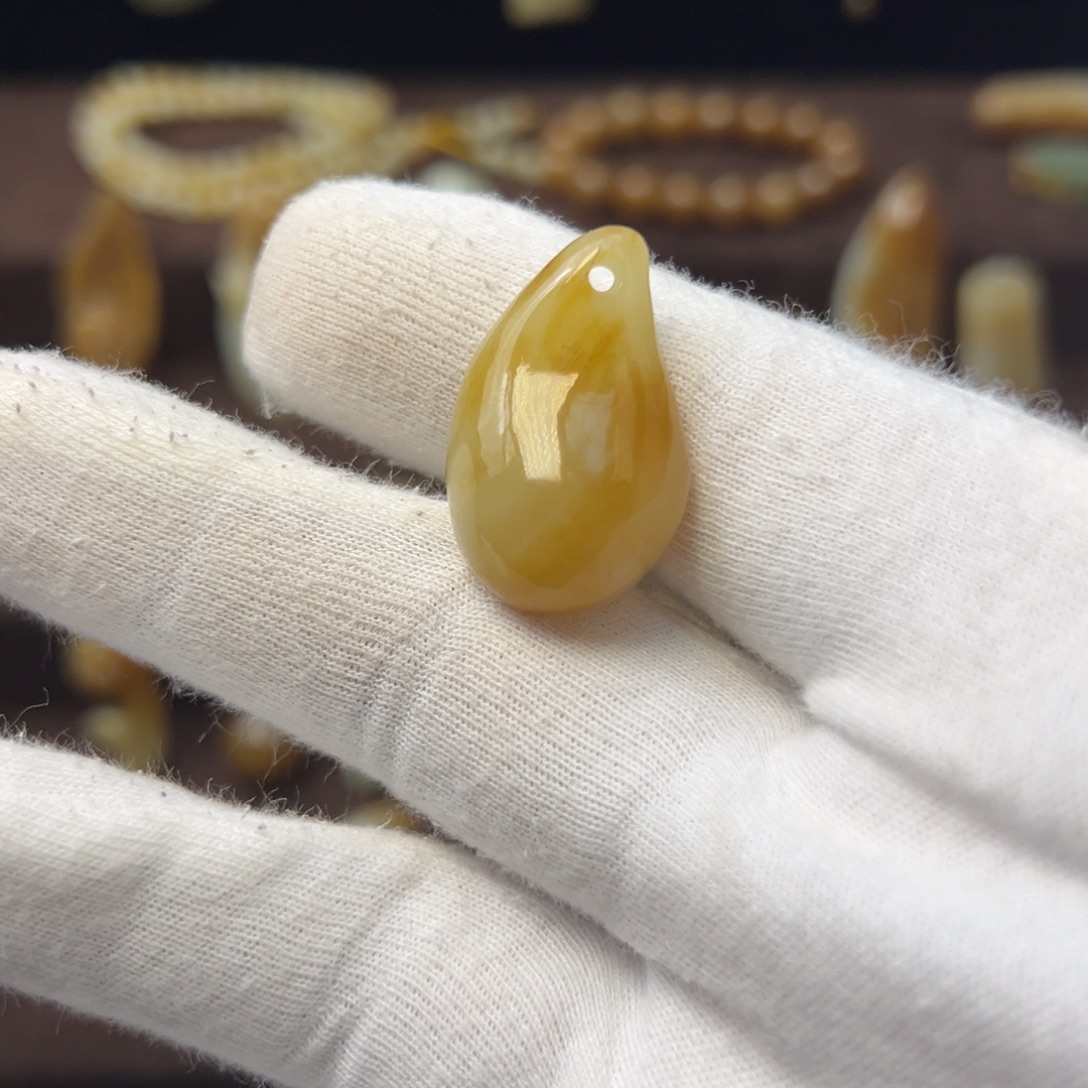 和田玉（糖玉）未镶嵌颈饰