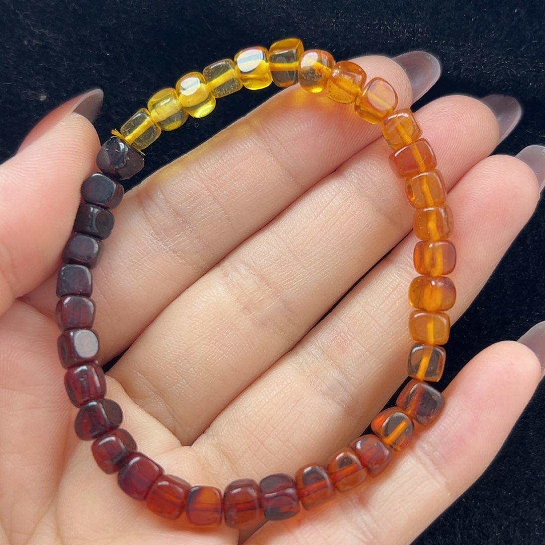 未镶嵌琥珀珠宝奇石