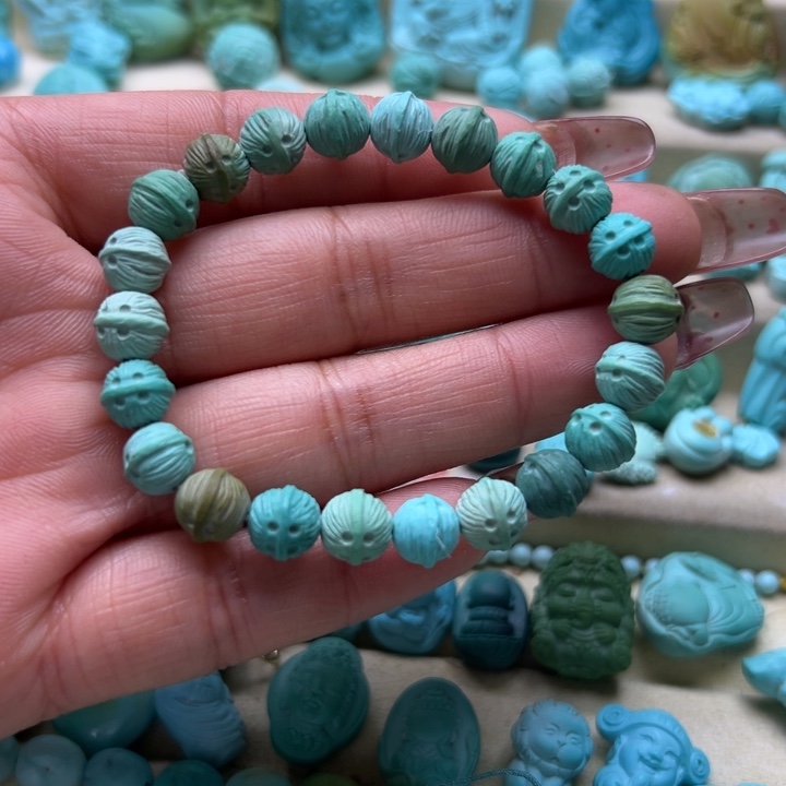 绿松石颈饰未镶嵌