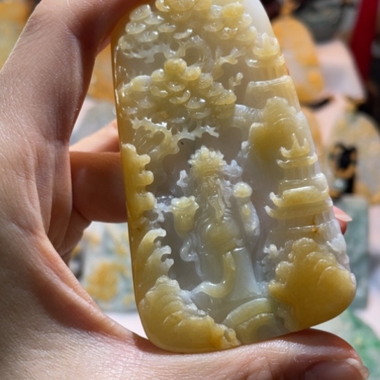 z***d翡翠未镶嵌挂件翡翠