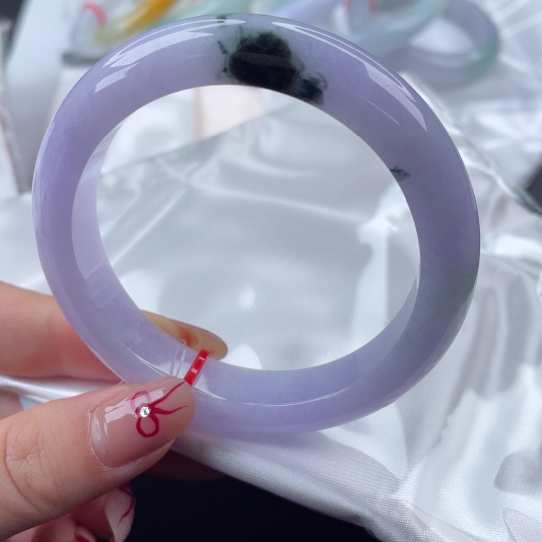 翡翠手镯未镶嵌56圈口