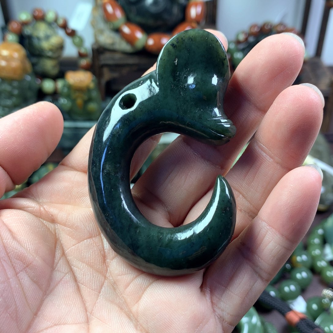 透闪石质玉把件未镶嵌
