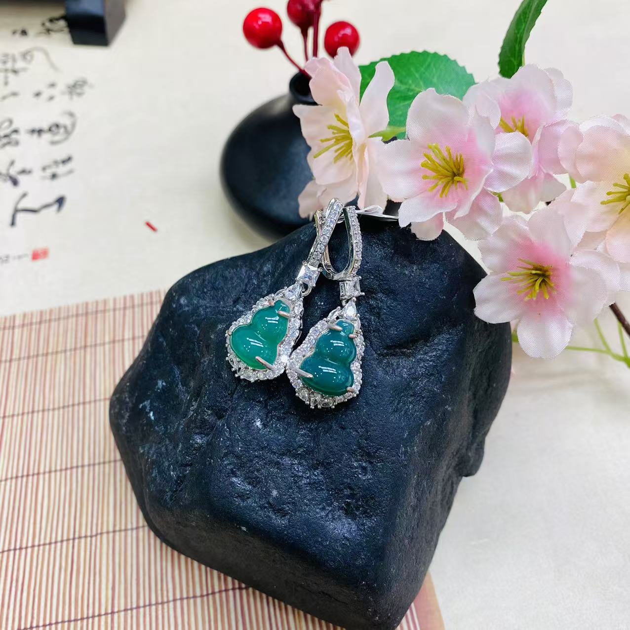 天然玉石保真 RZH59-1爆卖时尚甄选款轻奢葫芦i耳坠 多样性发其一