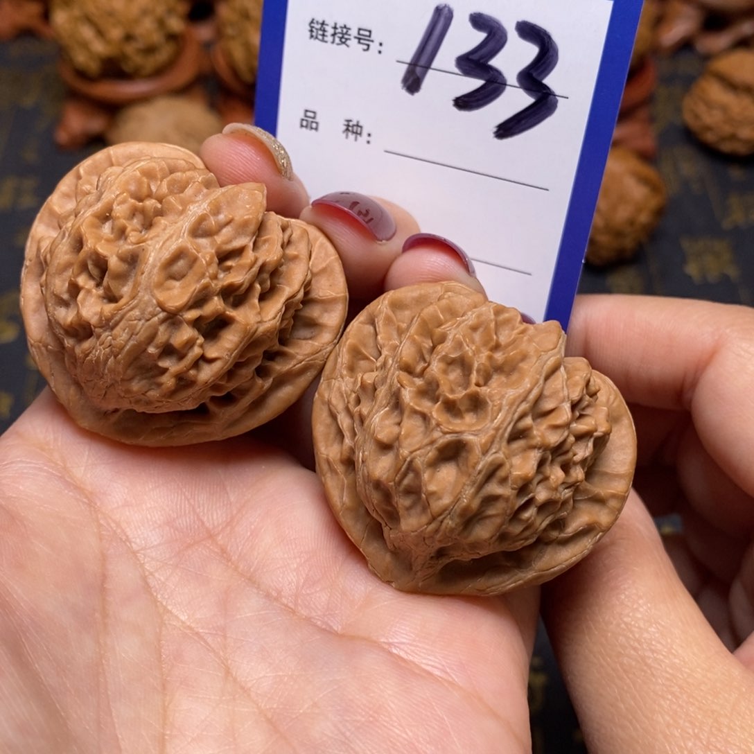 文玩核桃把件宫灯全品41。 133