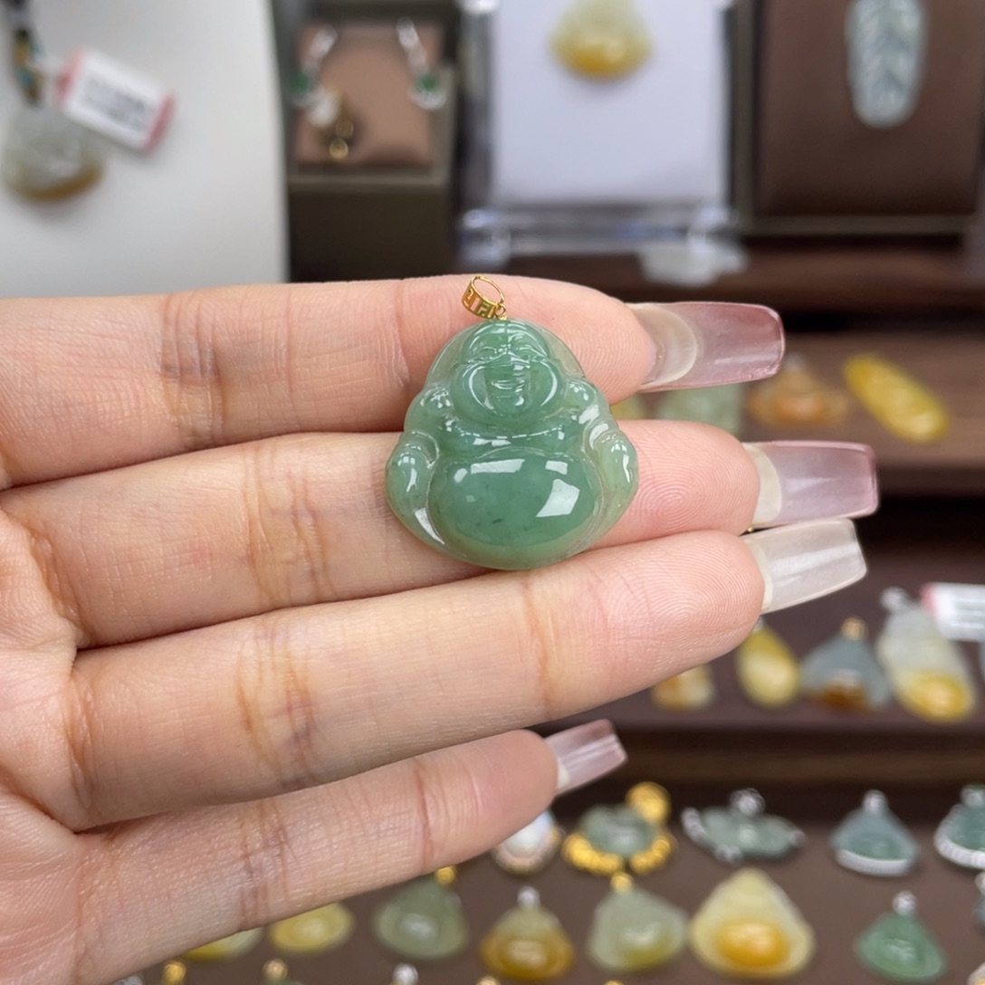 翡翠颈饰未镶嵌翡翠