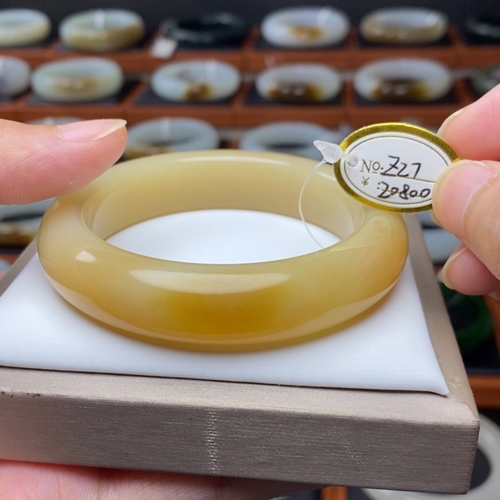 和田玉（糖玉）手镯未镶嵌