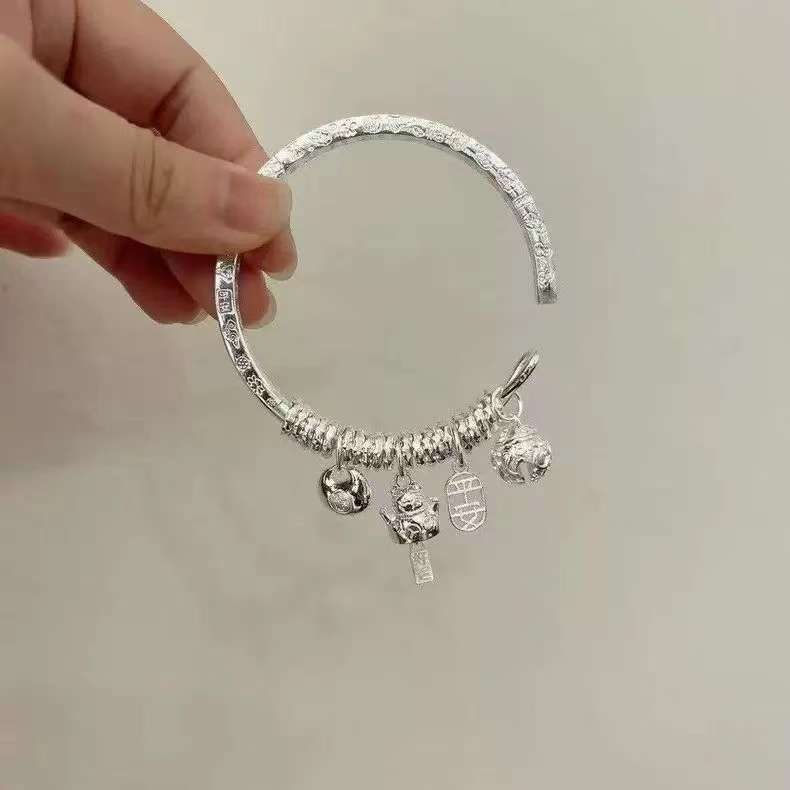 B75【约36克8mm】999.9万贯盘缠安吊坠铃铛开口镯C56