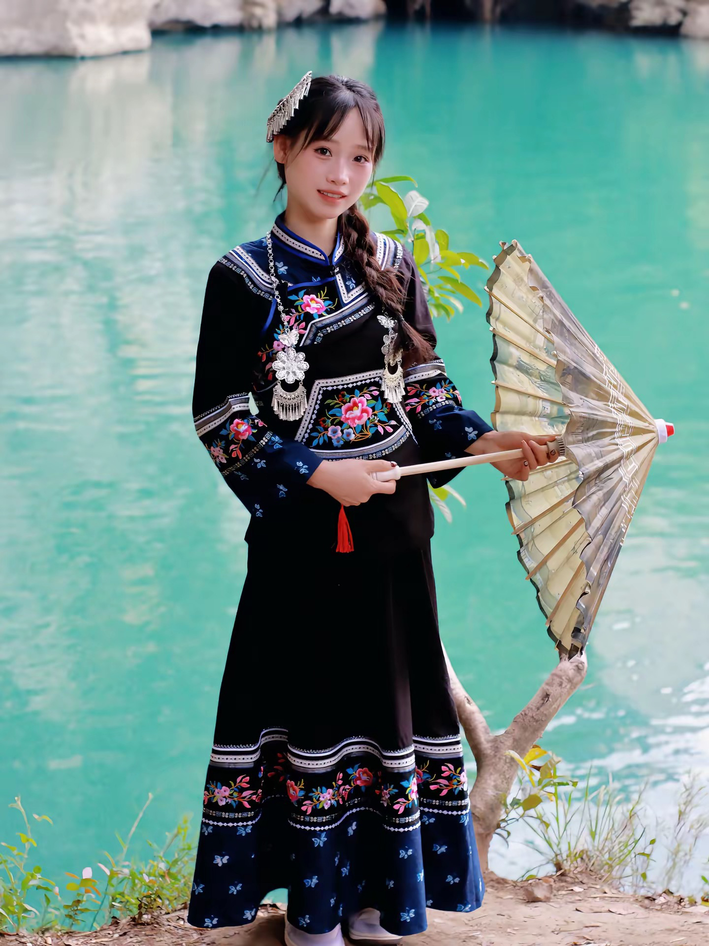 黑色土布重工刺绣壮族布依族传统民族服装套装长袖