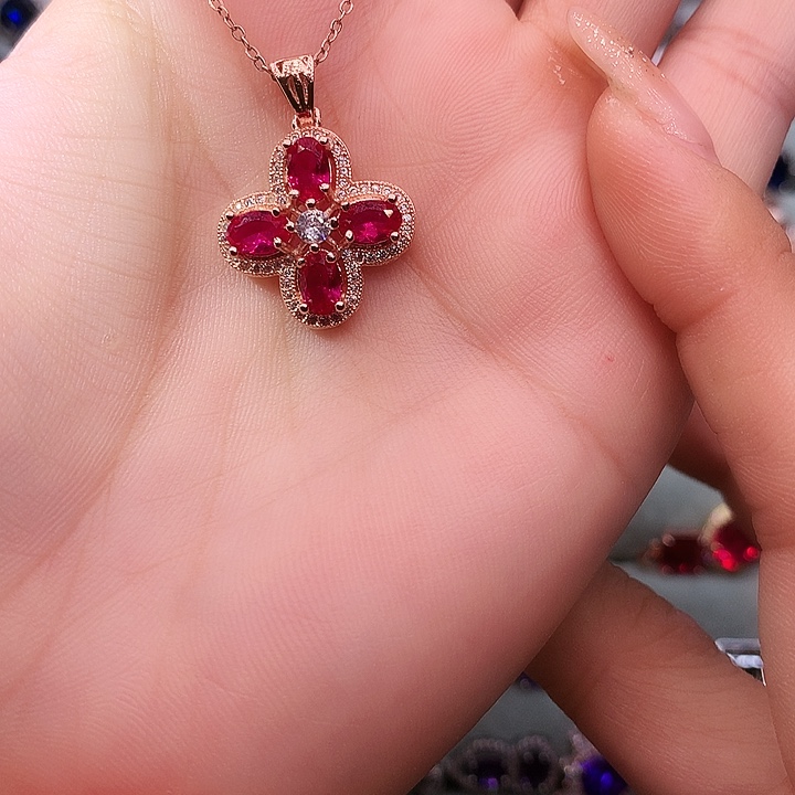 红宝石吊坠(赠链)银S925镶嵌