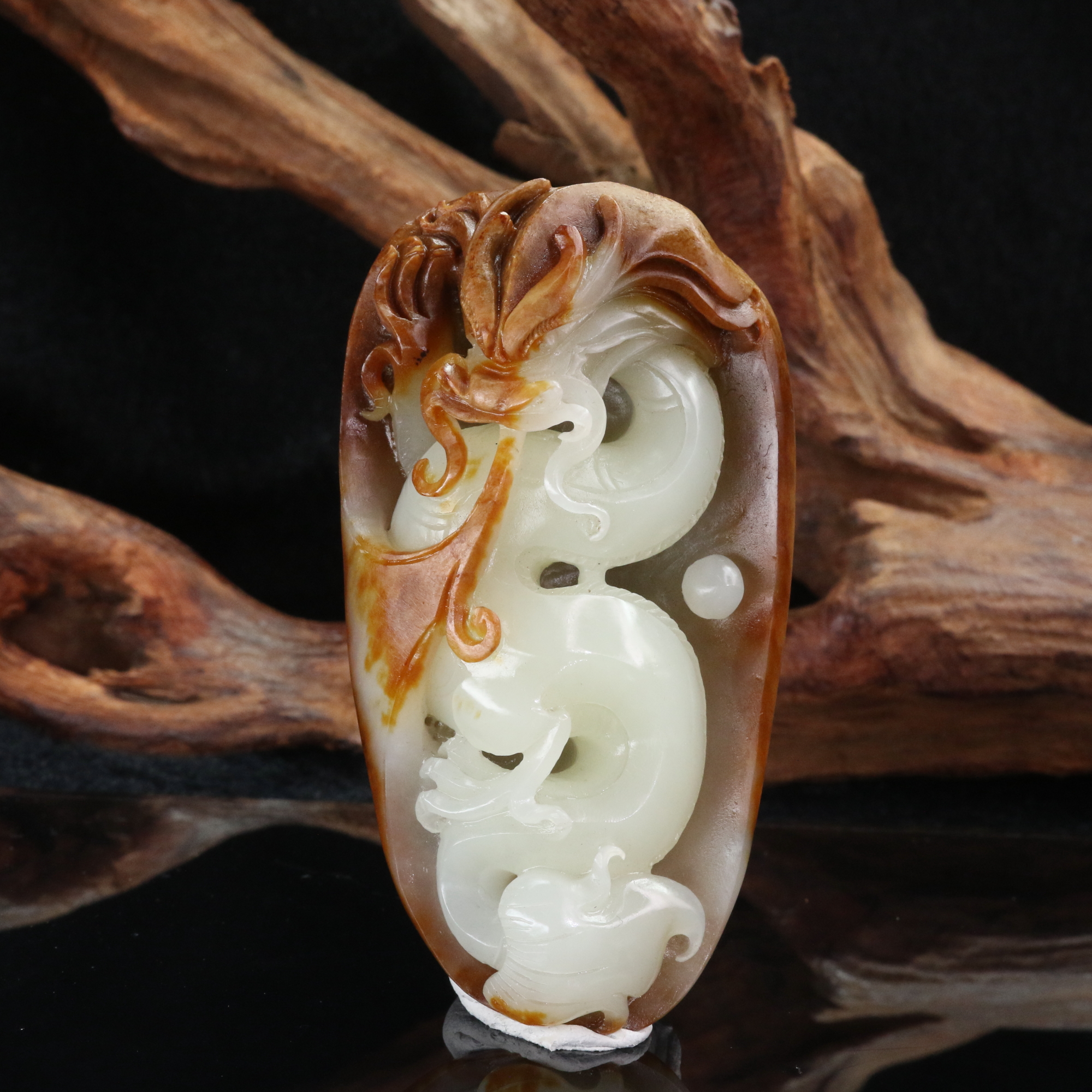 18和田玉带皮羊脂白龙手把件/600602上海嘉禾拍卖