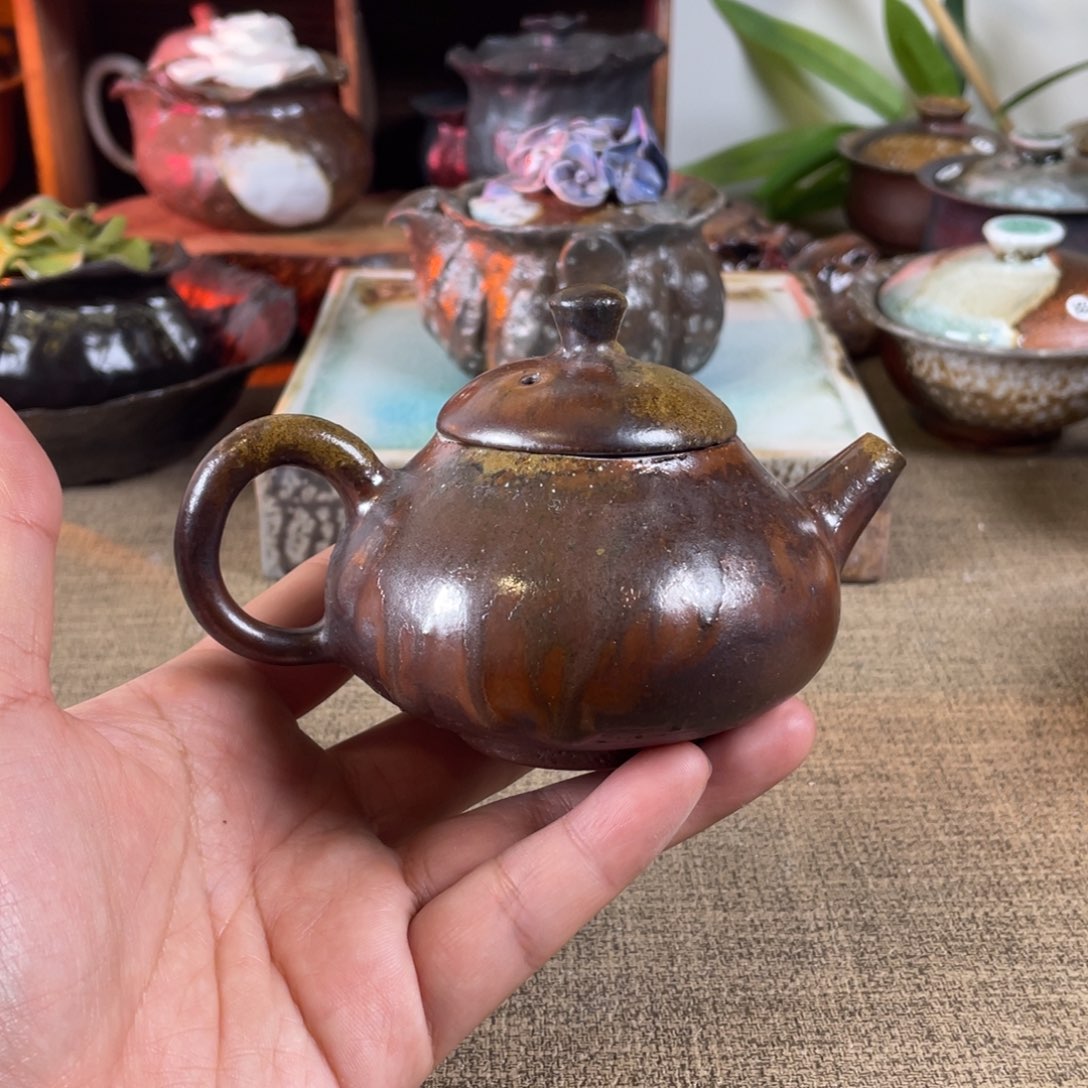 红珍珠柴烧。      柴烧。  