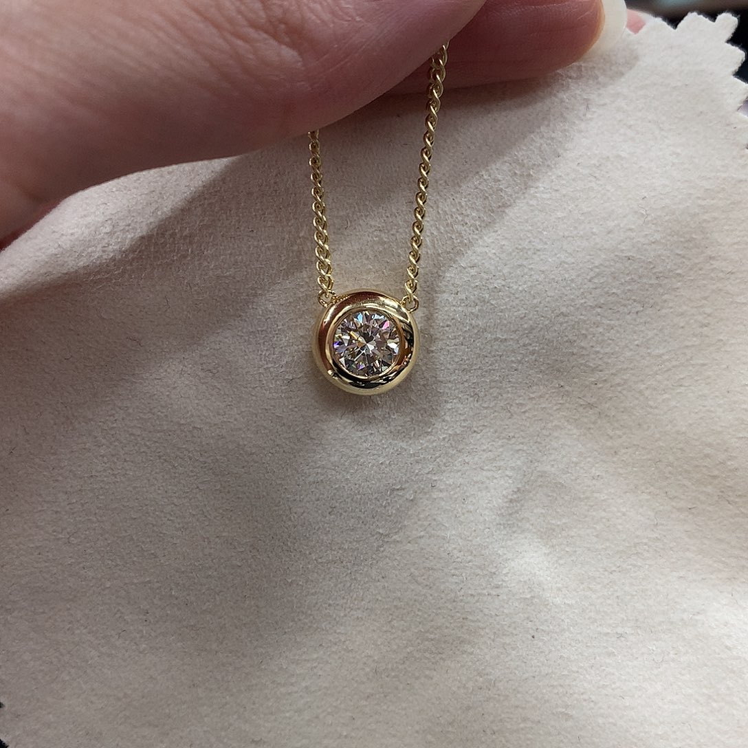 谨***彤钻石颈饰18K金镶嵌18k金天然钻石一克拉项链