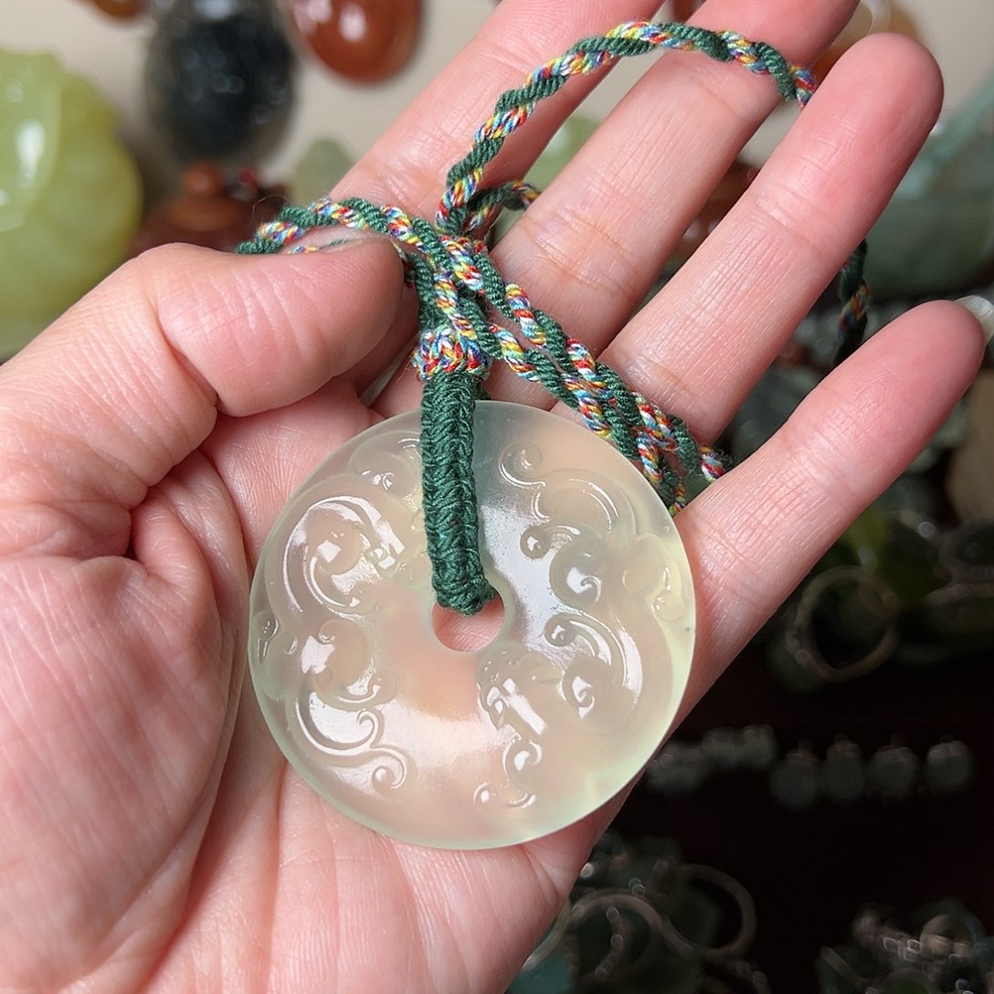 蛇纹石玉吊坠(赠链)未镶嵌