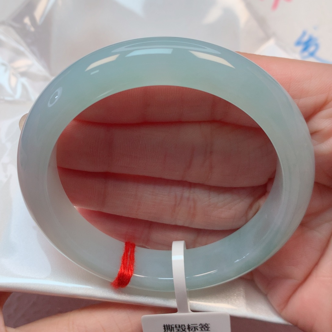 翡翠手镯未镶嵌56圈