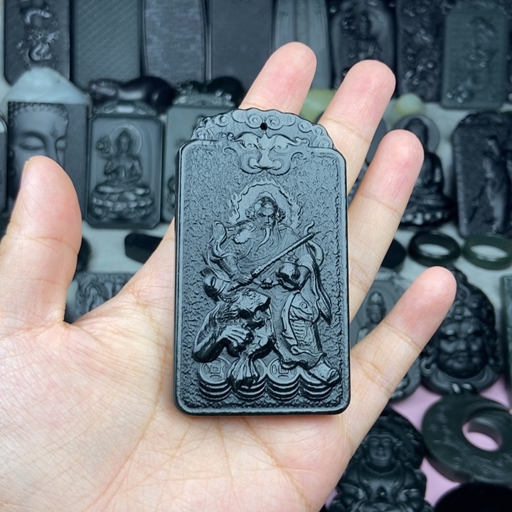 颈饰未镶嵌和田玉半**名