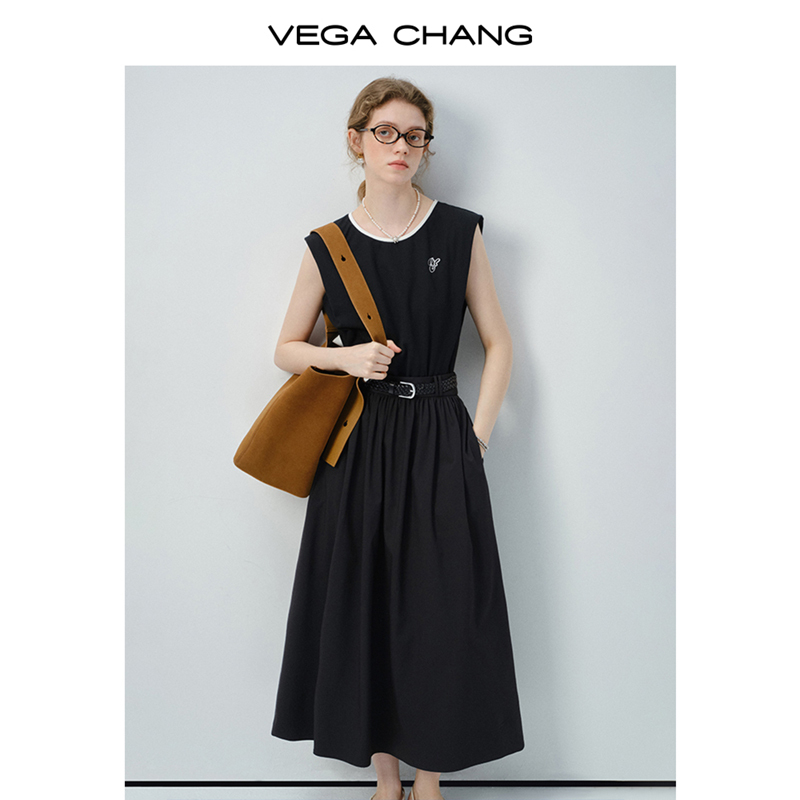 VEGA CHANG无袖连衣裙女2025年新款夏季假两件撞色领口长裙0427JJ