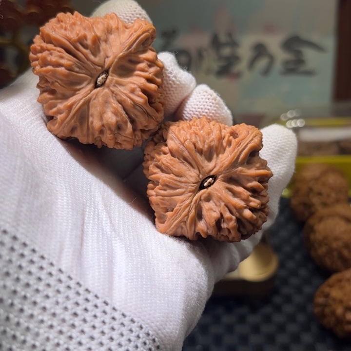 文玩核桃吊坠南疆