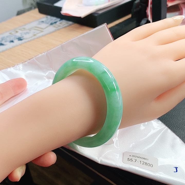 翡翠手镯未镶嵌55➕圈口