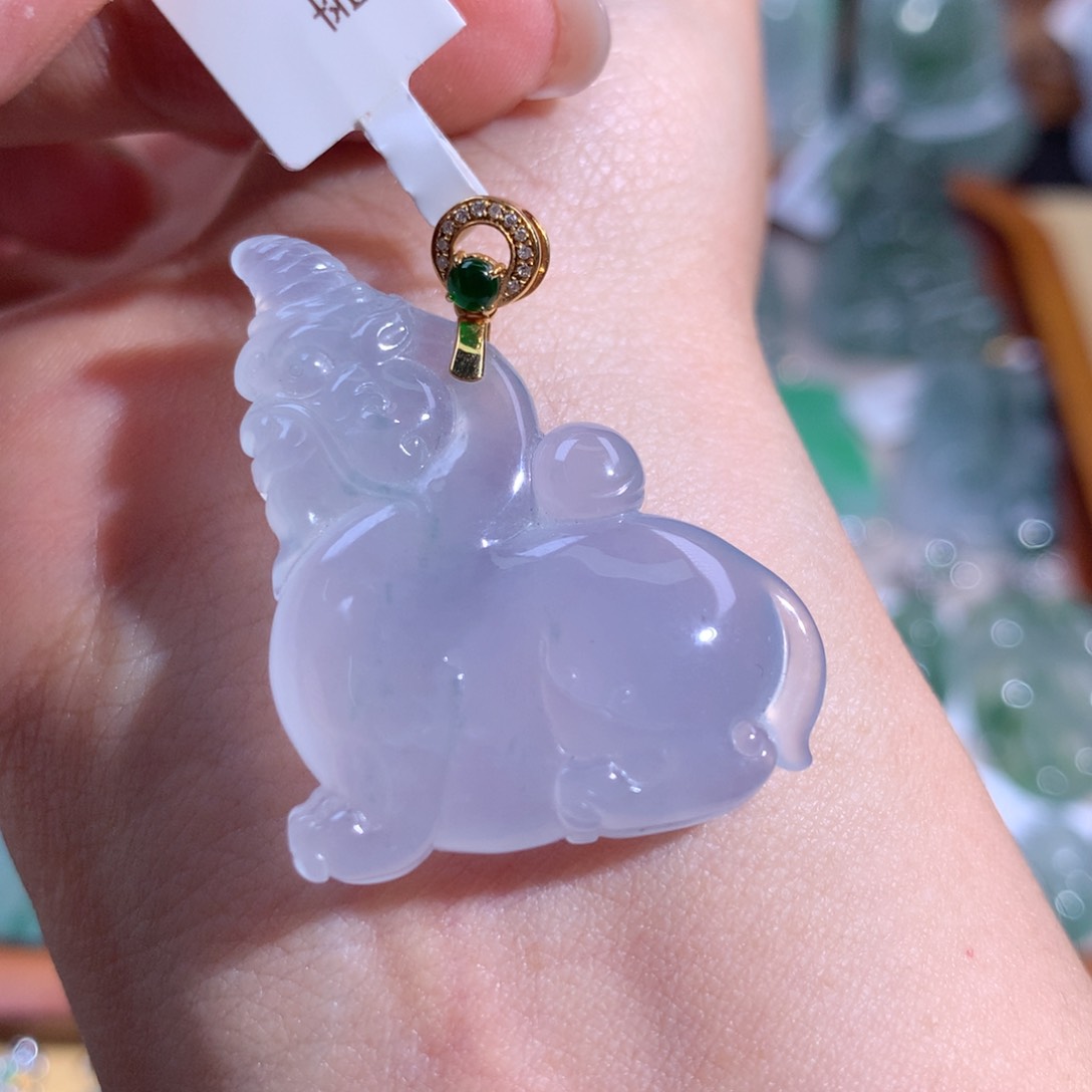 翡翠颈饰18K金镶嵌独角兽